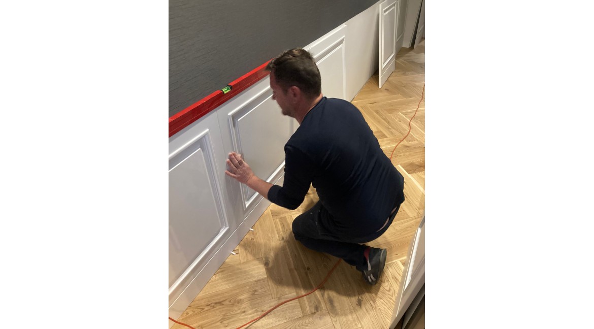 How to Install Wainscoting